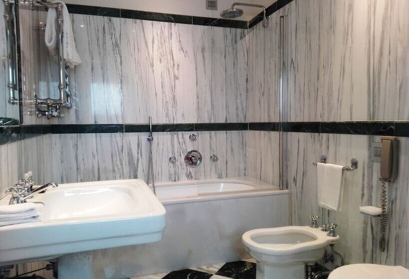 جناح ديلوكس, Renaissance Tuscany Il Ciocco Resort & Spa