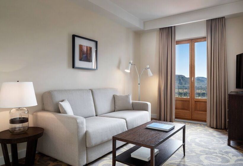 جناح ديلوكس, Renaissance Tuscany Il Ciocco Resort & Spa