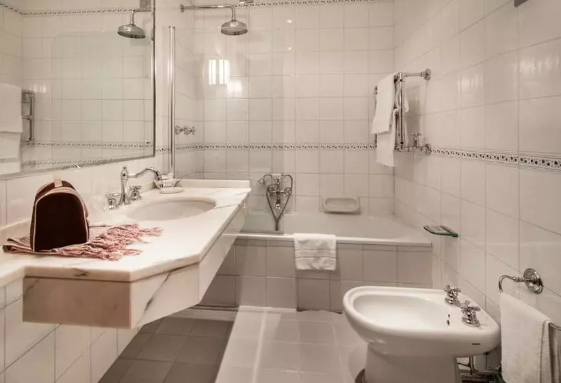 اتاق استاندارد سه نفره, Grand Hotel Bastiani