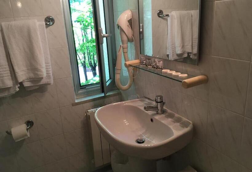 ファミリールーム, Annunziata