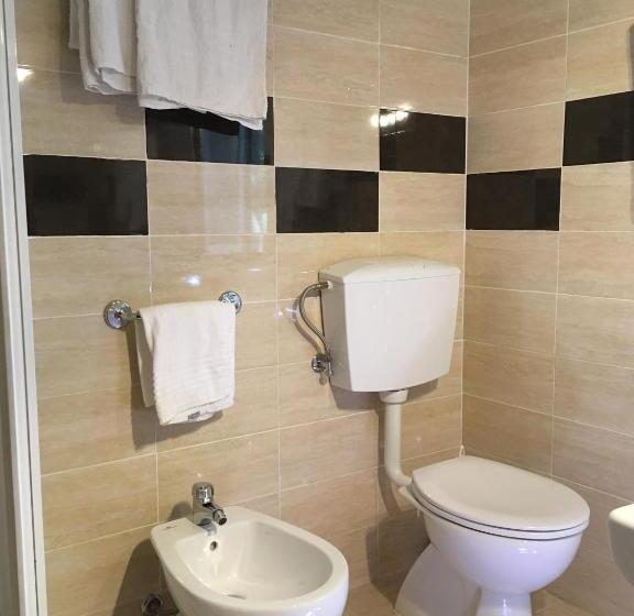 スタンダードトリプルルーム, Annunziata