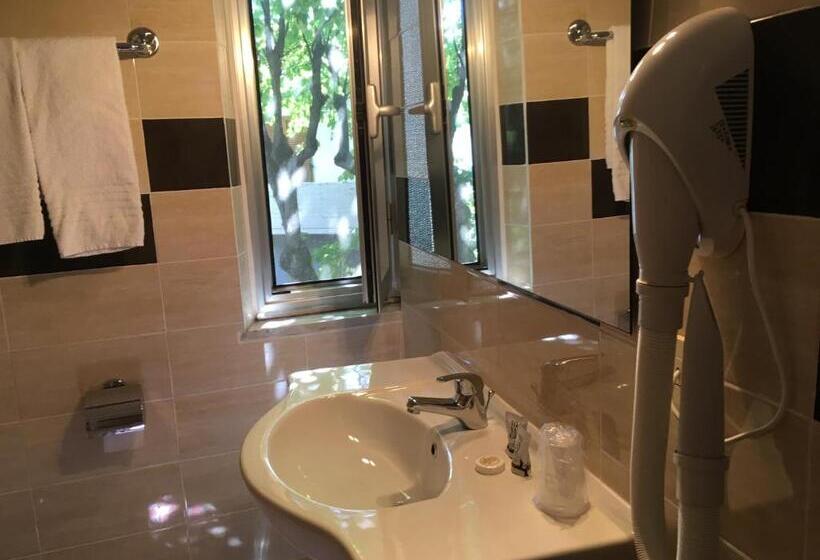 スタンダードトリプルルーム, Annunziata