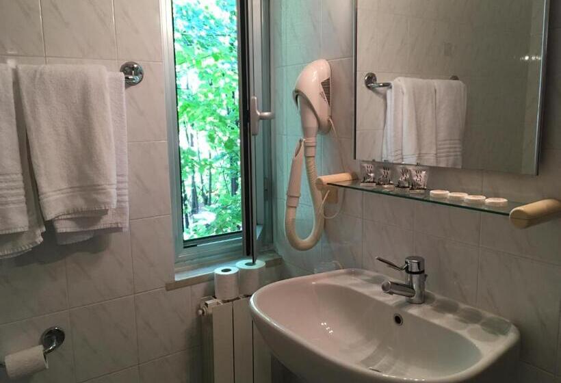 スタンダードトリプルルーム, Annunziata