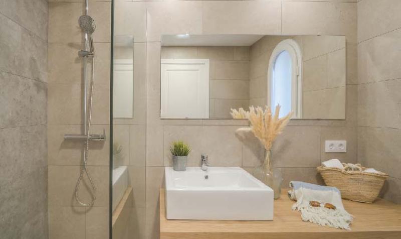 غرفة قياسية ثلاثية, Antares