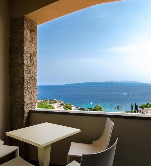 חדר סופריור לשלושה עם נוף לים, Arenella