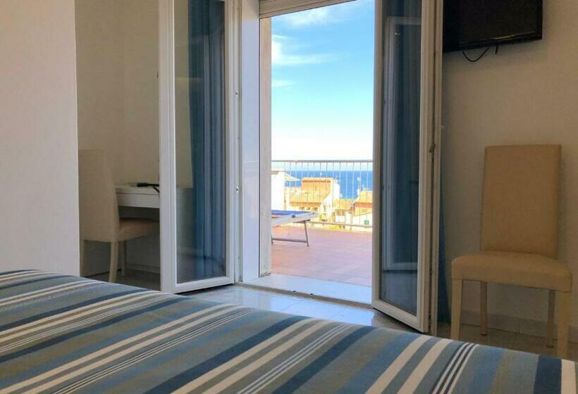 غرفة قياسية مطلّة علي البحر مزوَّدة بشُرفة, Bahamas