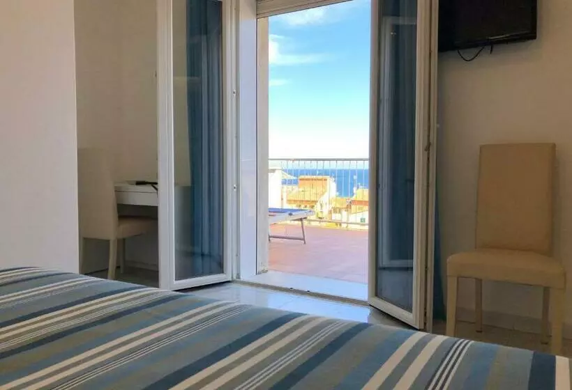 オーシャンビュースタンダードルームバルコニー付き, Bahamas