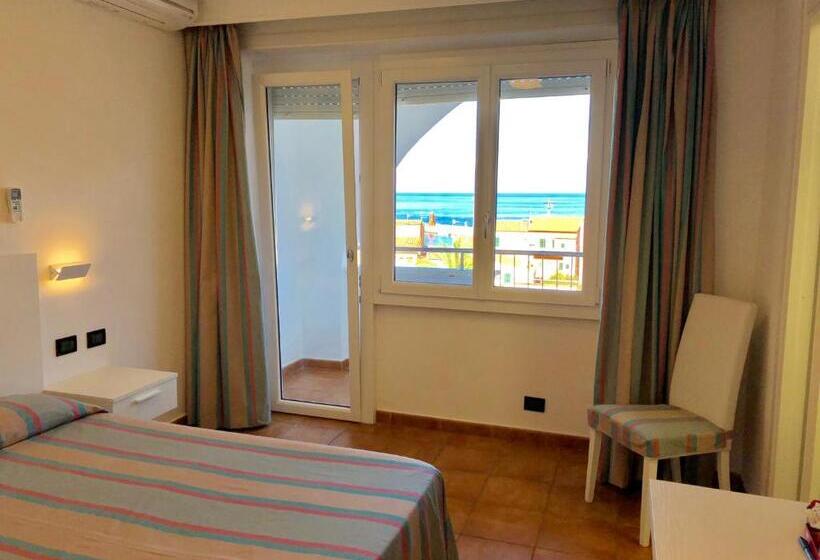 غرفة قياسية مطلّة علي البحر مزوَّدة بشُرفة, Bahamas