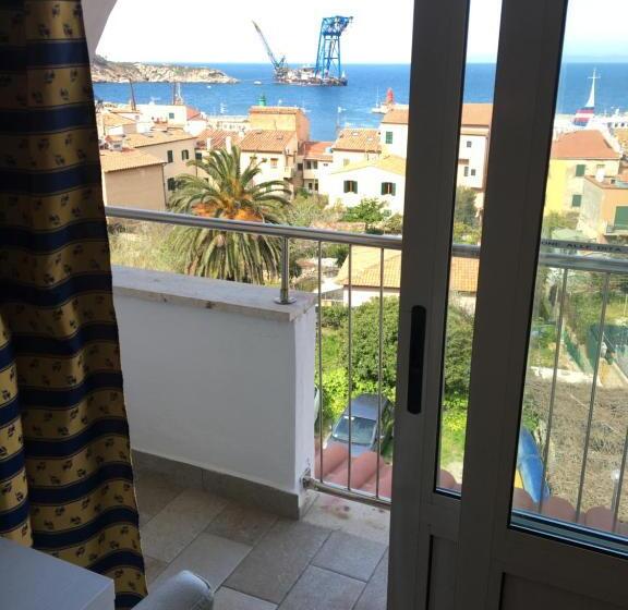 غرفة قياسية مطلّة علي البحر مزوَّدة بشُرفة, Bahamas