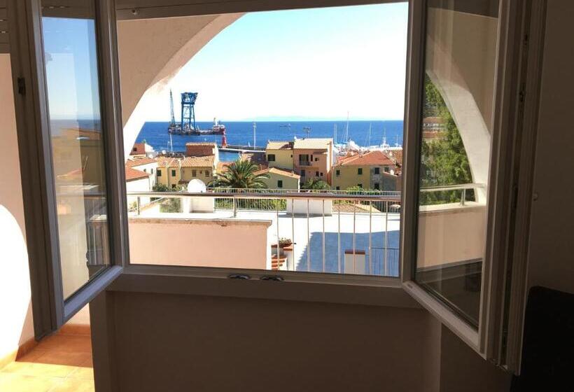 غرفة قياسية ثلاثية مزودة بشرفة, Bahamas