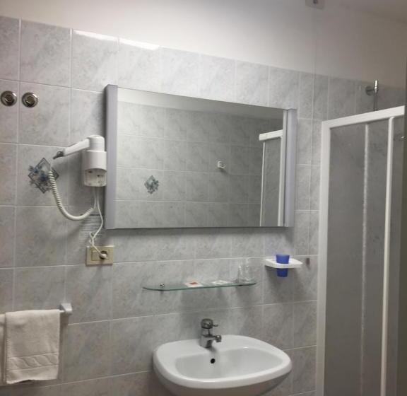 غرفة قياسية ثلاثية مزودة بشرفة, Bahamas