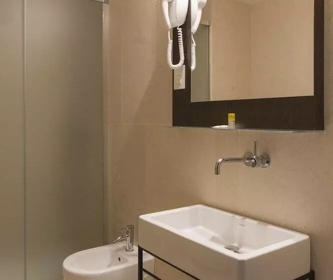 اتاق استاندارد, B&b Hotel Milano Central Station