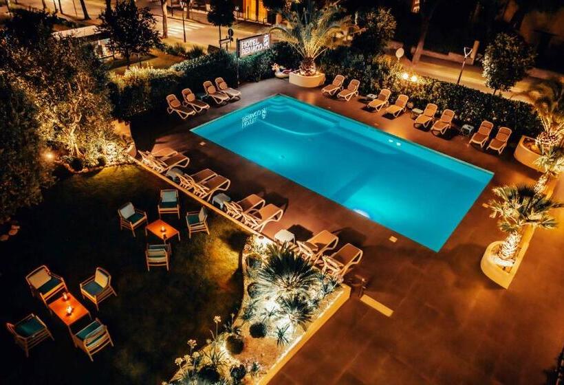 Номер Стандарт с Балконом, Benaco