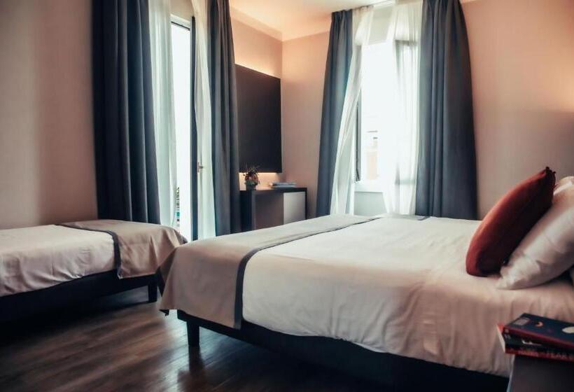 Comfort room with balcony, Benaco
