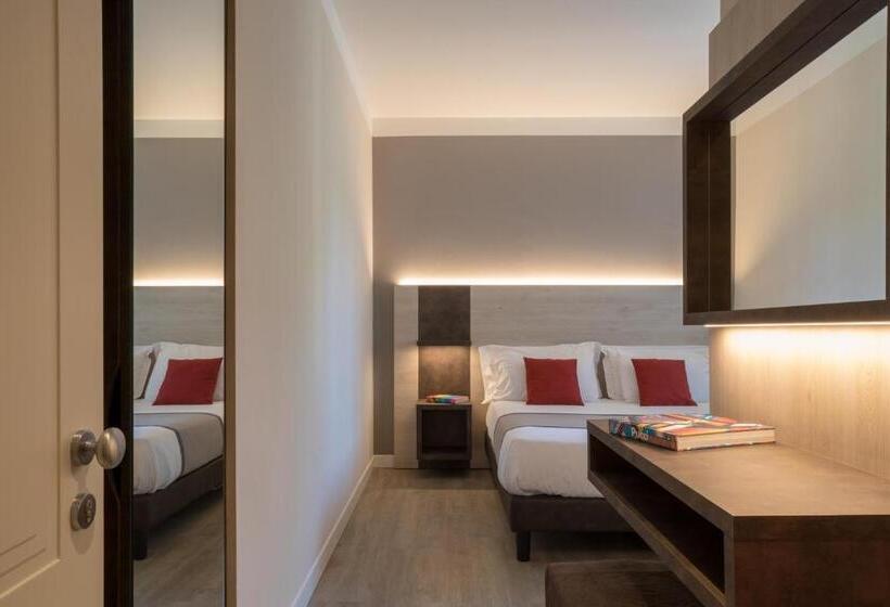 Номер Стандарт с Балконом, Benaco