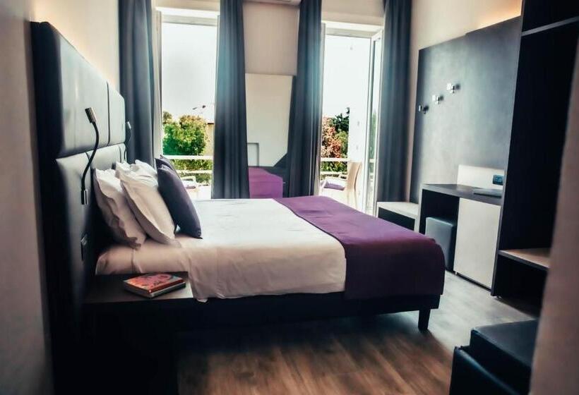 Номер Стандарт с Балконом, Benaco