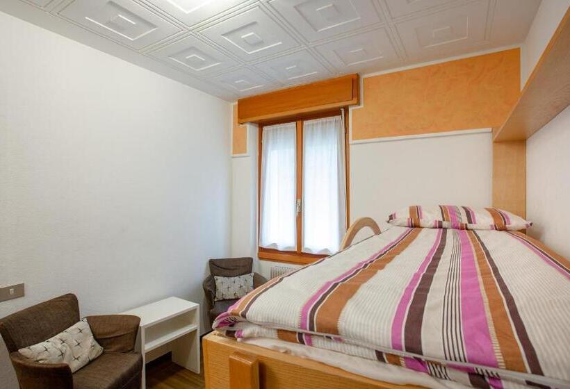 חדר משפחתי, Biancospino