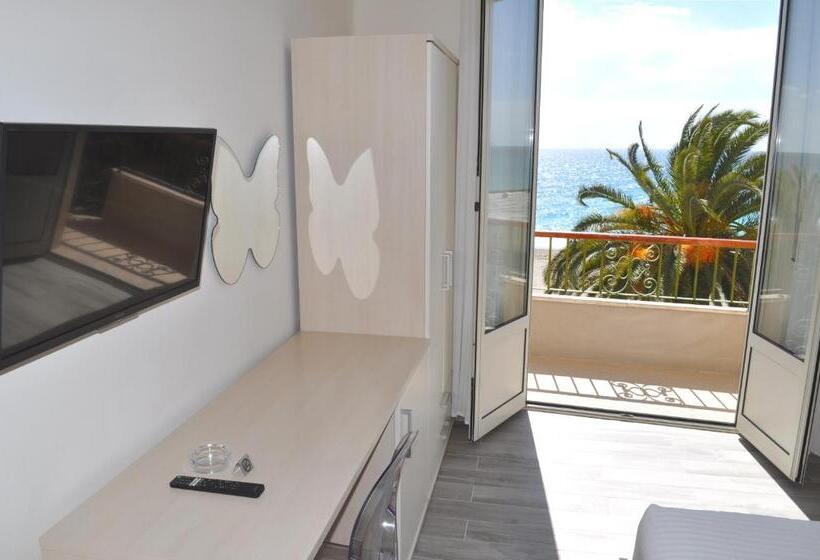 オーシャンビュースタンダードルームバルコニー付き, Boncardo