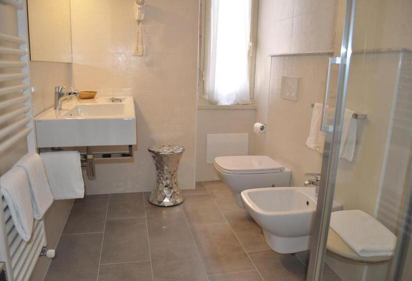 サイドオーシャンビューのトリプルルームスタンダード, Boncardo