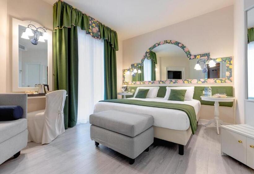 带观景的标准间, Cavalieri Palace