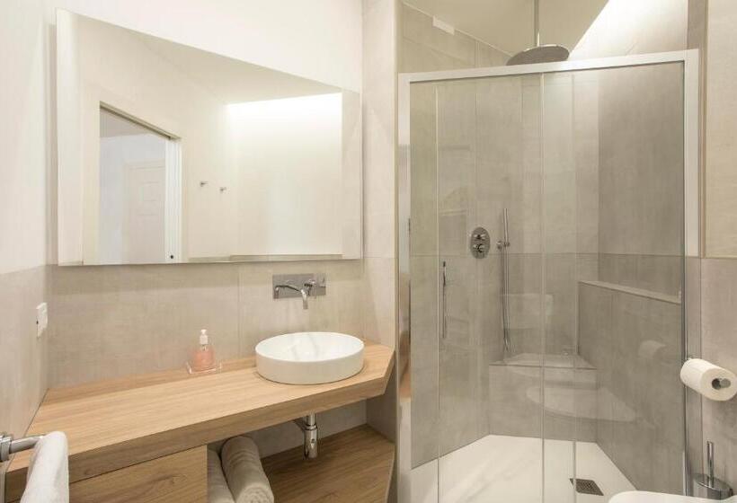 标准间侧面带海景, Cavalieri Palace