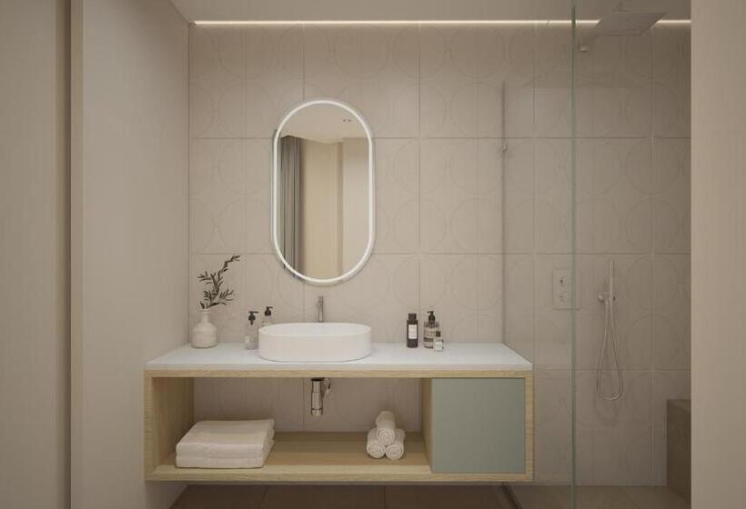 带按摩浴盆的套房, Cavalieri Palace