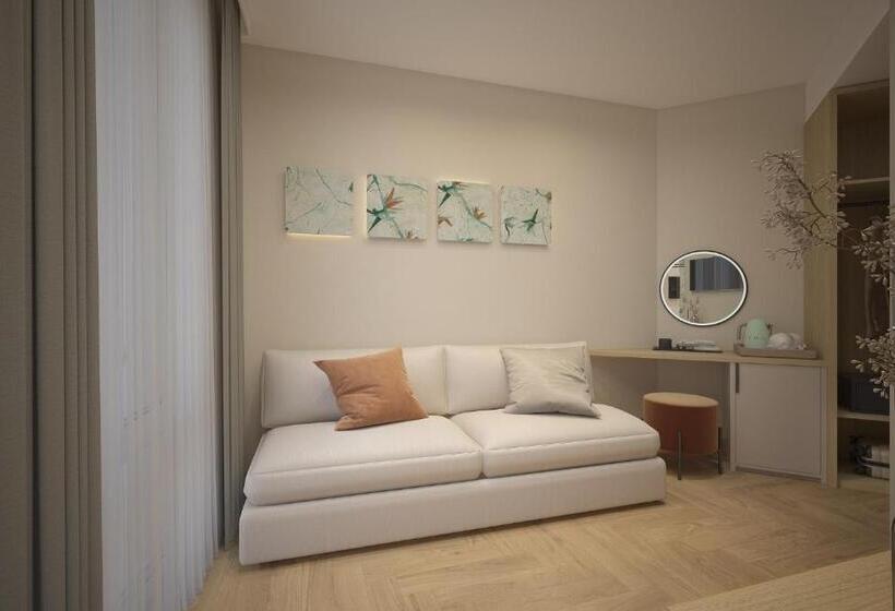 带按摩浴盆的套房, Cavalieri Palace