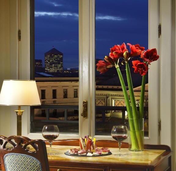 غرفة تنفيذية, Continental Genova