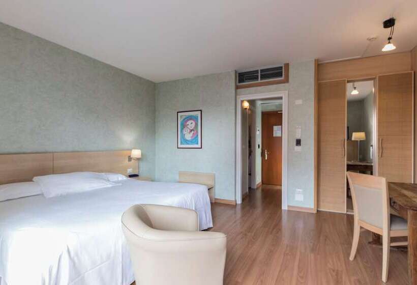 스탠다드 룸, Donatello Imola