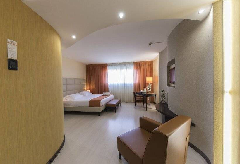 주니어 스위트, Donatello Imola