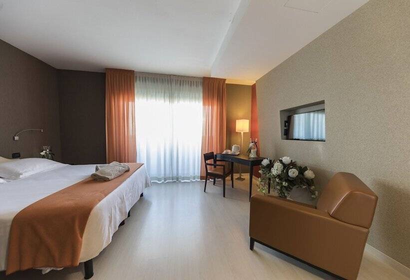 주니어 스위트, Donatello Imola