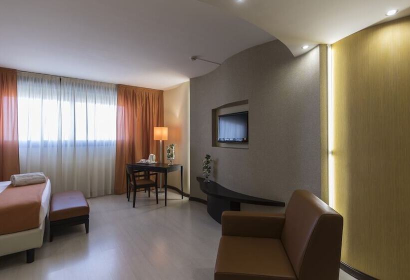 주니어 스위트, Donatello Imola