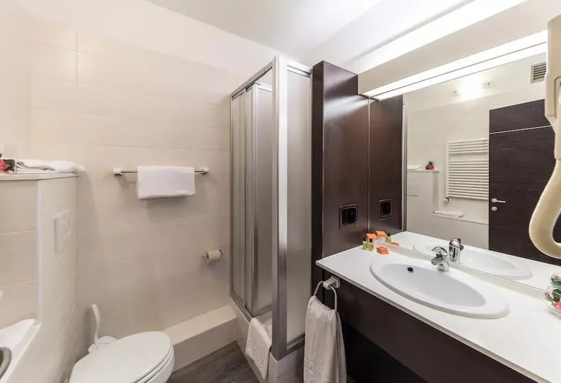 Deluxe-huone, Donatello Imola