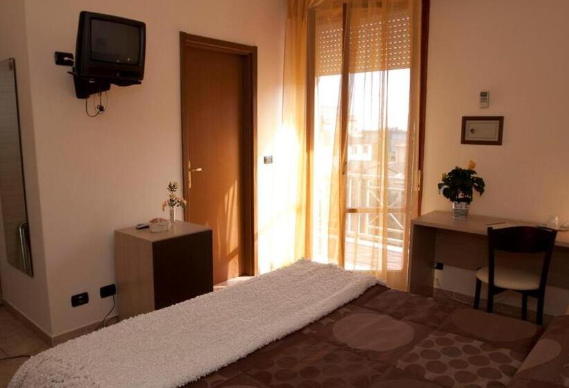 舒适型房间, Gabrini