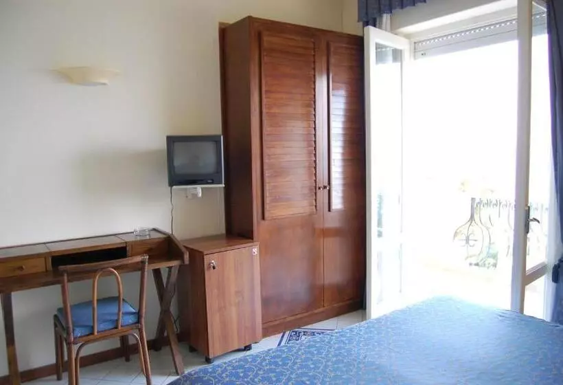 اتاق سوپریور با چشمانداز دریا, Giardino Sul Mare