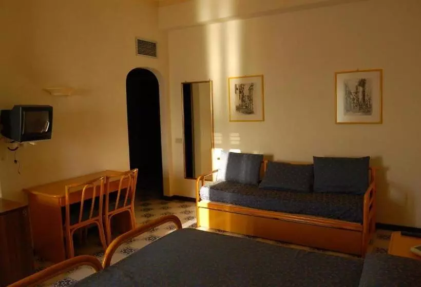 اتاق سوپریور با چشمانداز دریا, Giardino Sul Mare