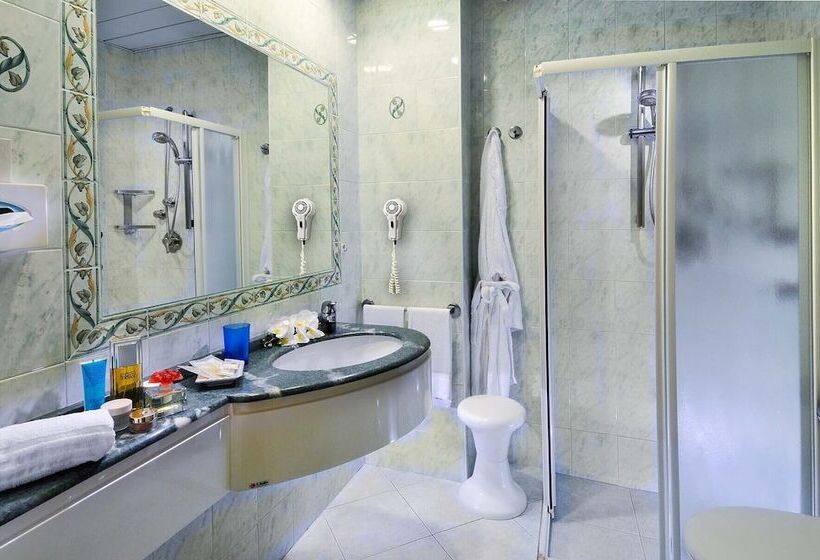 Triple Room Sea View, Losanna