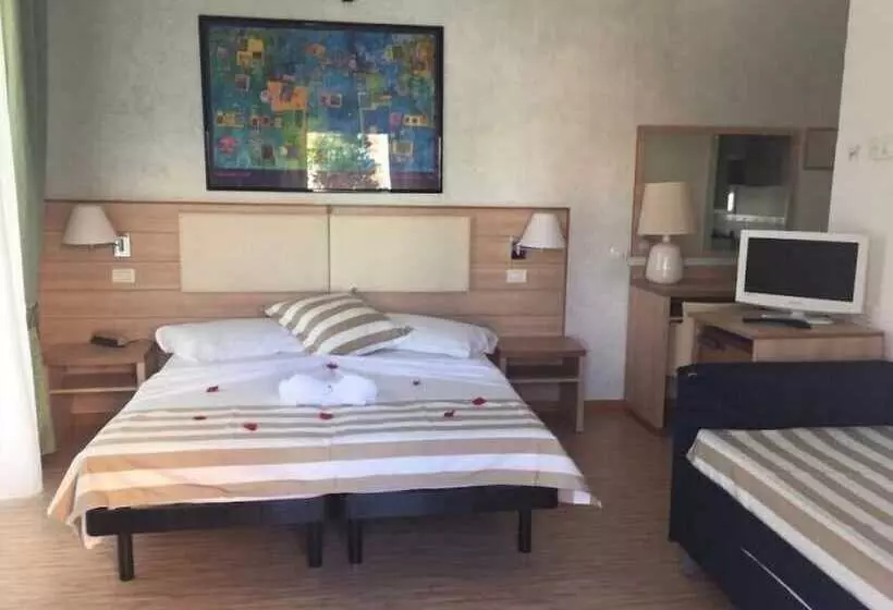Triple Room Sea View, Losanna