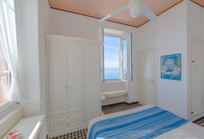 اتاق استاندارد با چشمانداز دریا, Miramare Di Varigotti