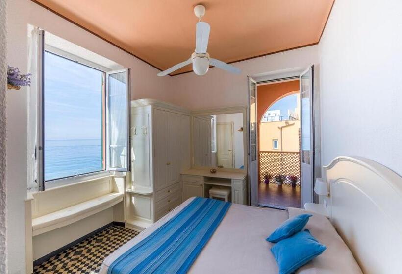 اتاق استاندارد با بالکن و چشمانداز دریا, Miramare Di Varigotti