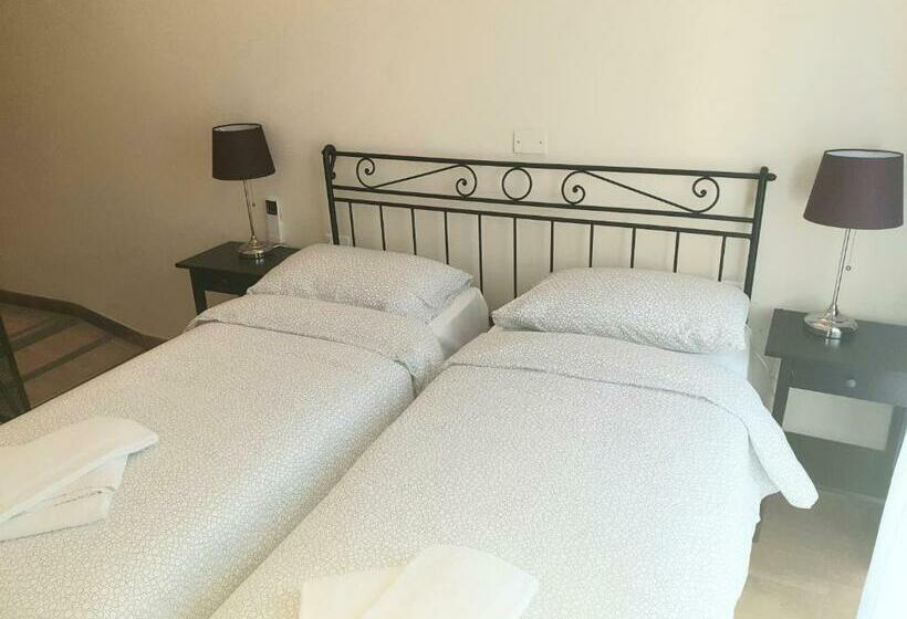 اتاق استاندارد, Por Santa Maria