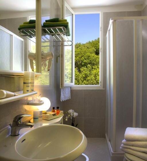 스탠다드 트리플 발코니 룸, Posta