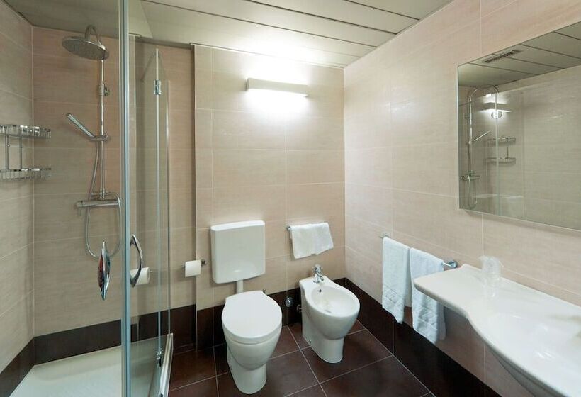 غرفة كلاسيكية, President