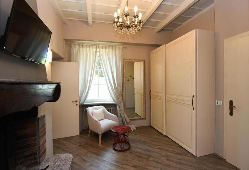 جناح جونيور, Relais Villa Porta