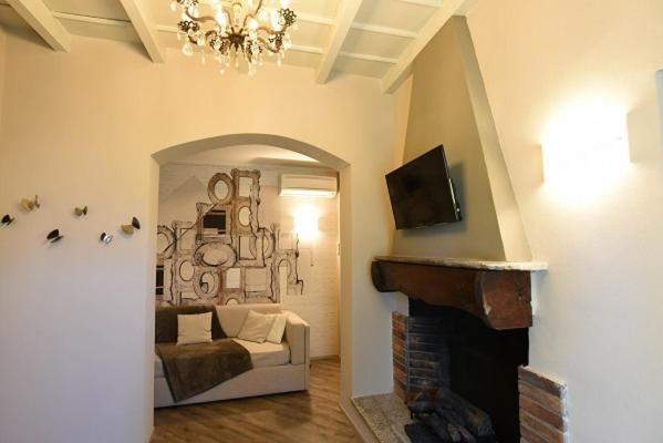 جناح جونيور, Relais Villa Porta