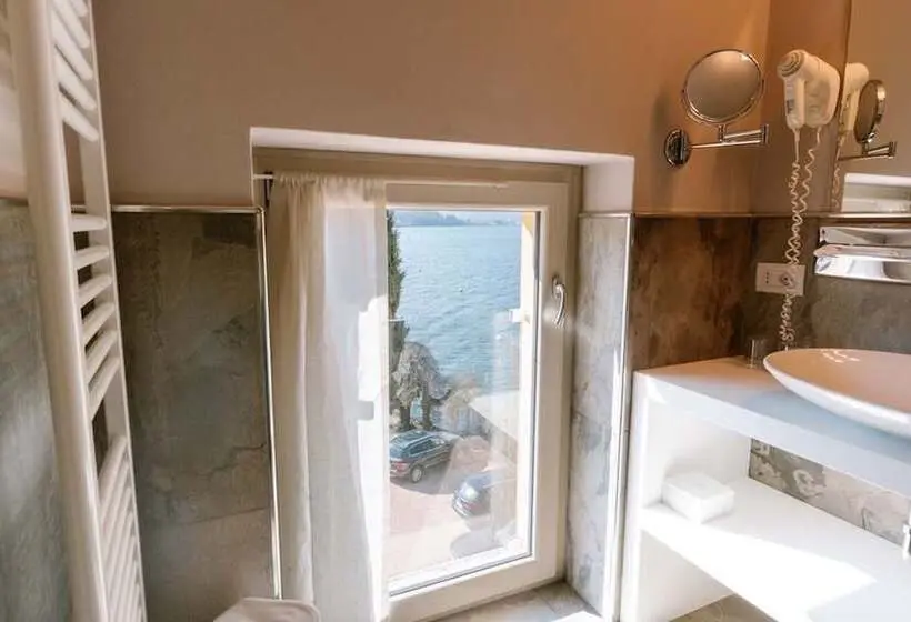 湖の見えるプレミアムルーム, Relais Villa Porta