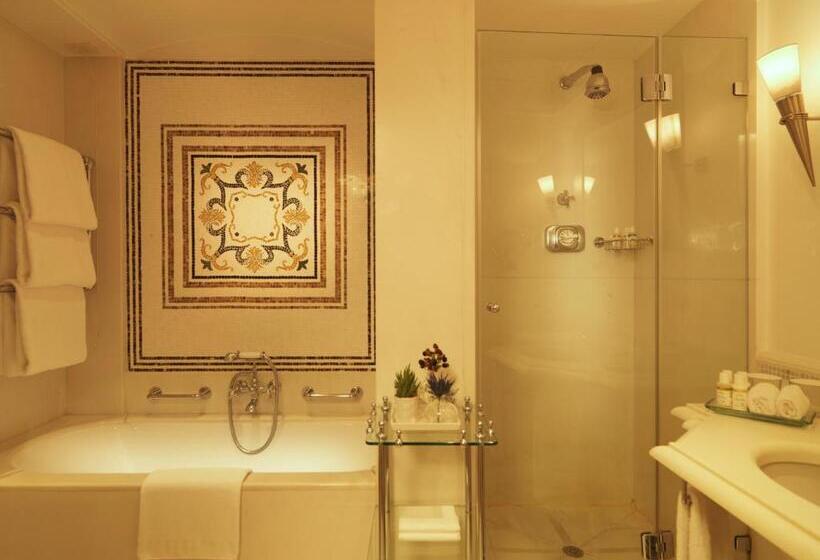 豪华房间, Rocco Forte Hotel Savoy