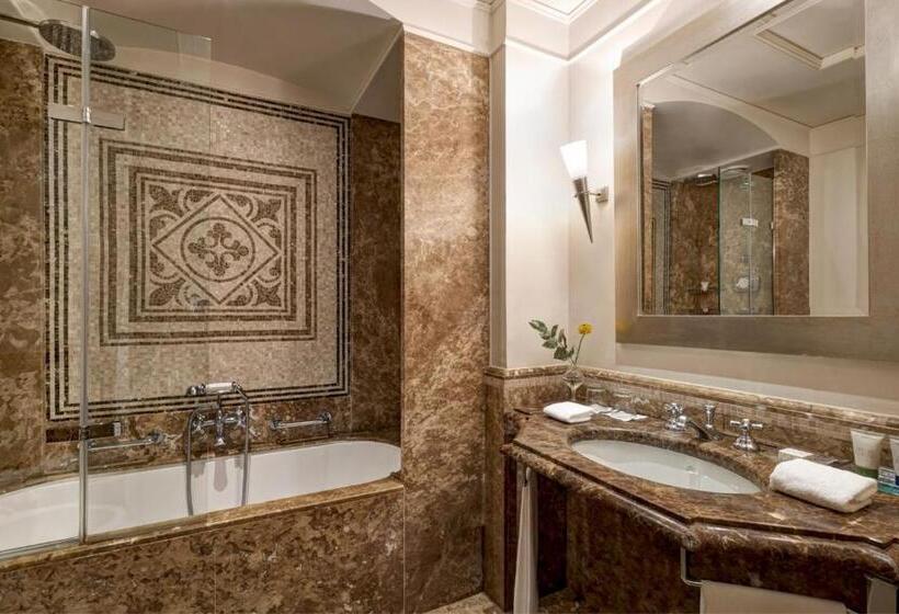 اتاق کلاسیک, Rocco Forte Hotel Savoy