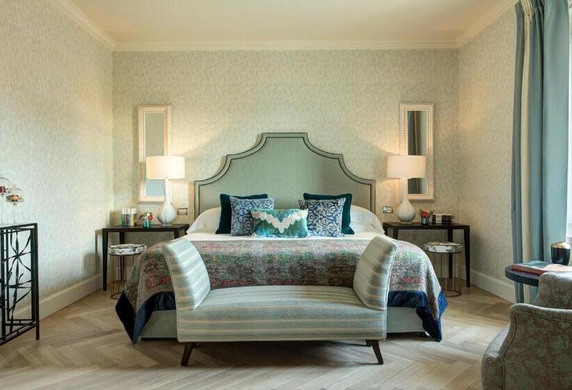 مجموعه ویستا شهر, Rocco Forte Hotel Savoy