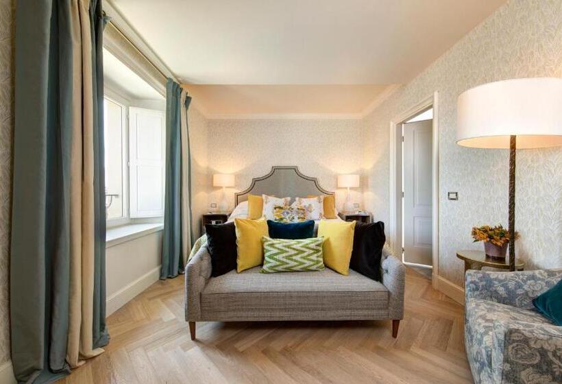 سوئیت با بالکن, Rocco Forte Hotel Savoy